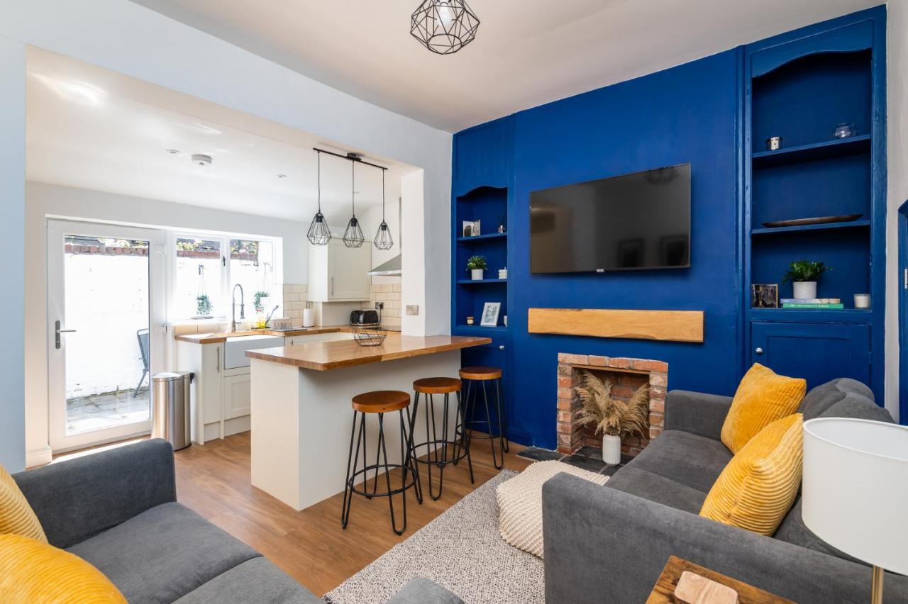 Stylish, Centrally Located Terrace - Pass The Key 요크 외부 사진