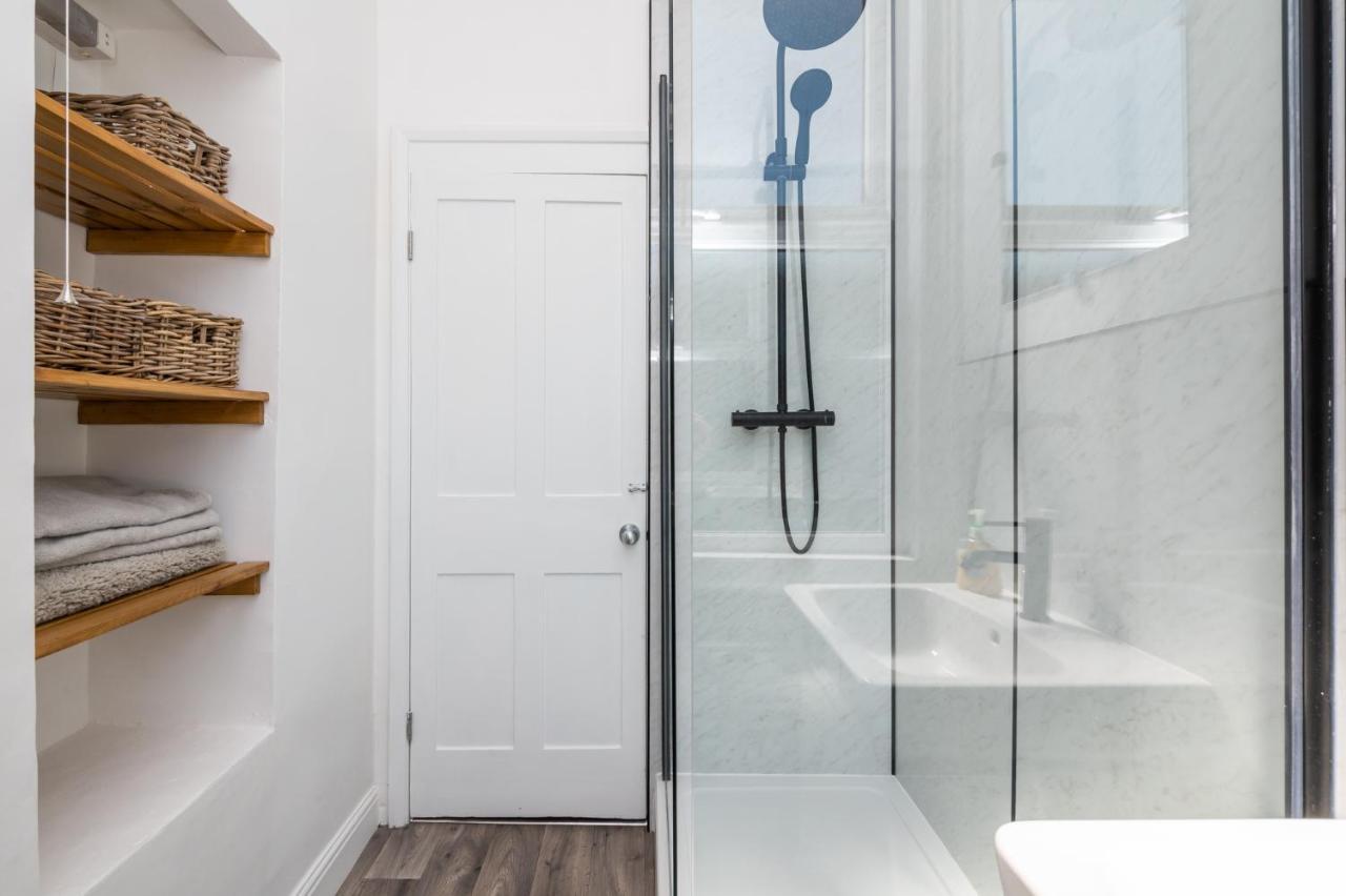 Stylish, Centrally Located Terrace - Pass The Key 요크 외부 사진