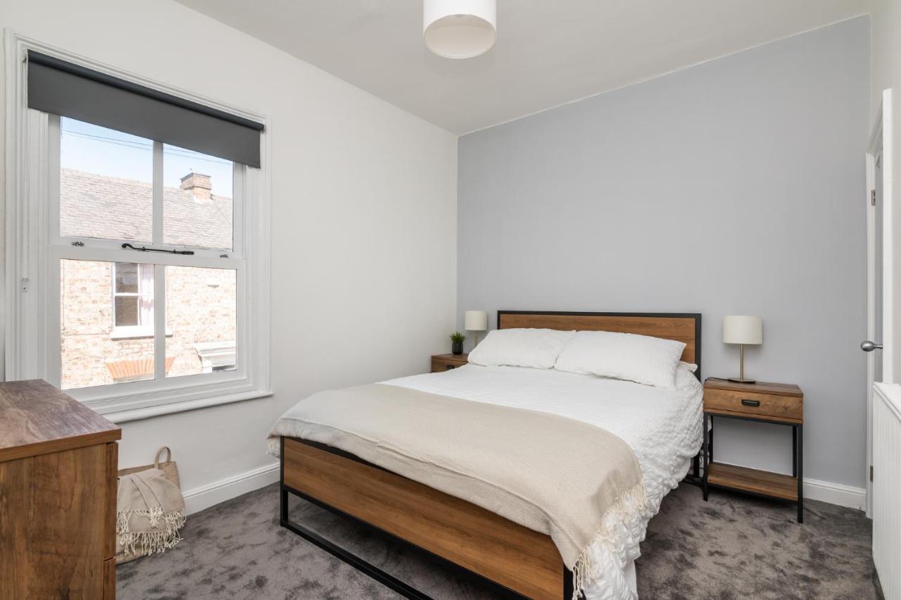 Stylish, Centrally Located Terrace - Pass The Key 요크 외부 사진