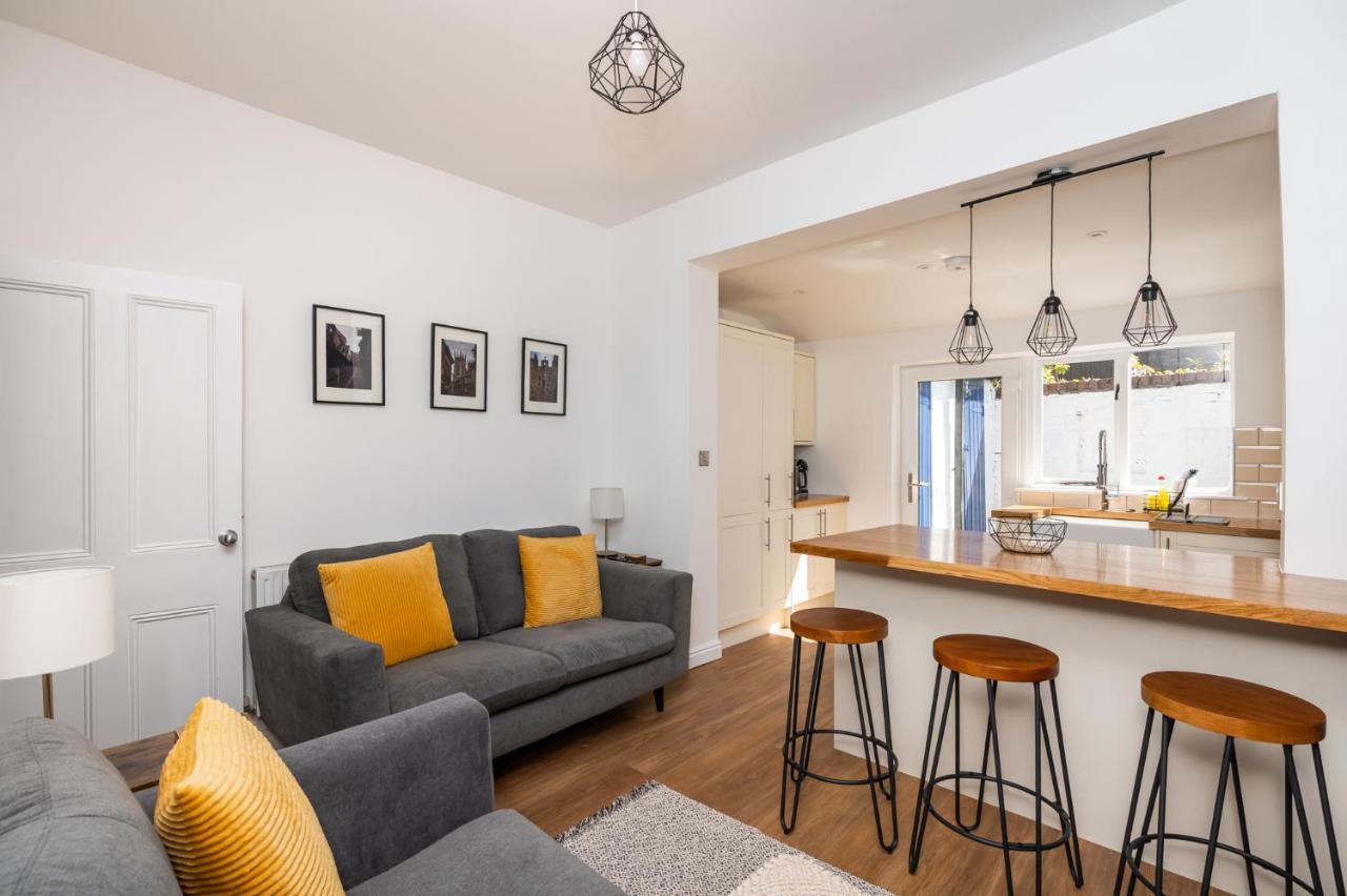 Stylish, Centrally Located Terrace - Pass The Key 요크 외부 사진