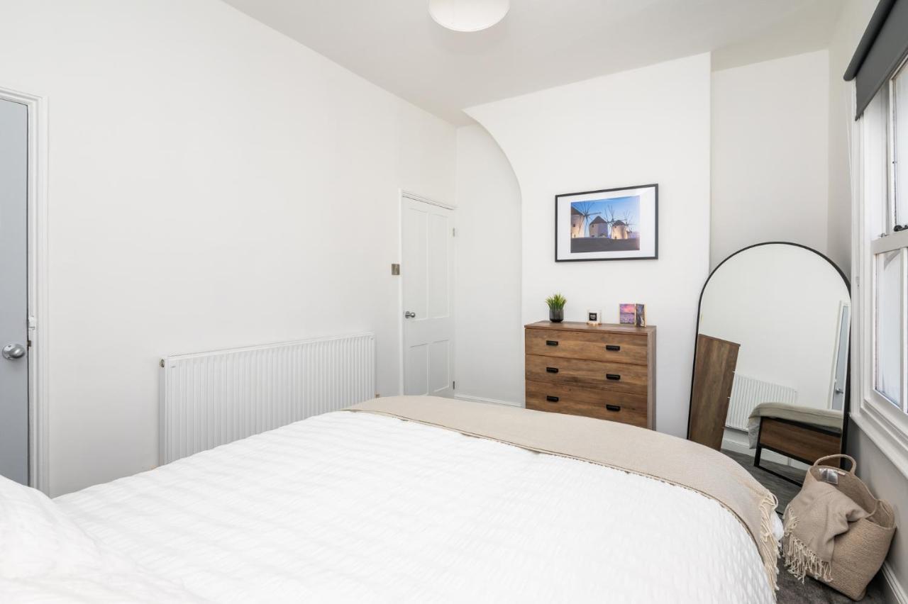 Stylish, Centrally Located Terrace - Pass The Key 요크 외부 사진